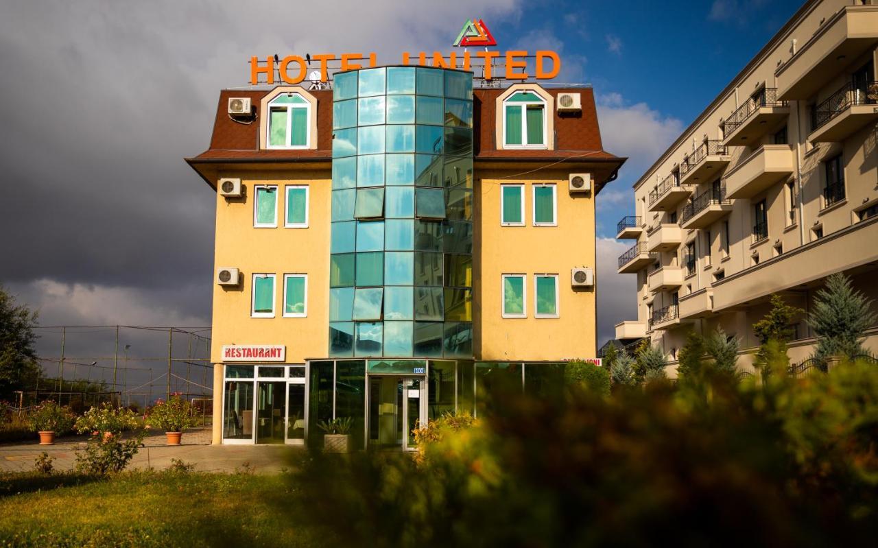 Hotel United Приштина Экстерьер фото