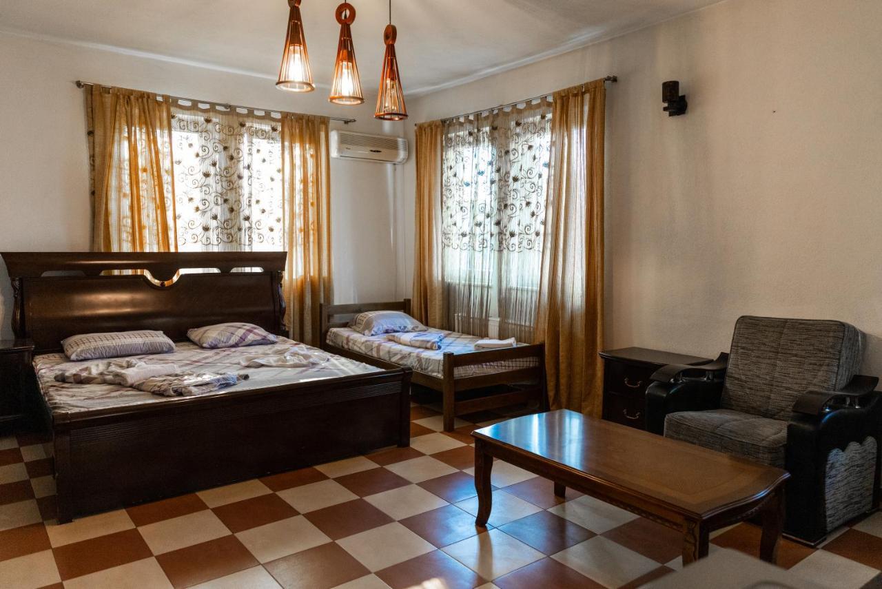 Hotel United Приштина Экстерьер фото