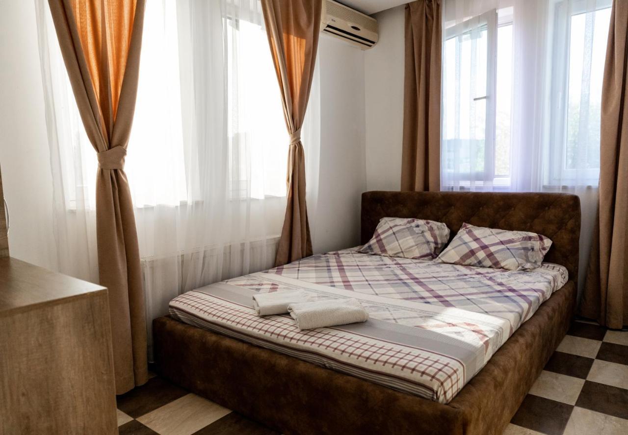 Hotel United Приштина Экстерьер фото