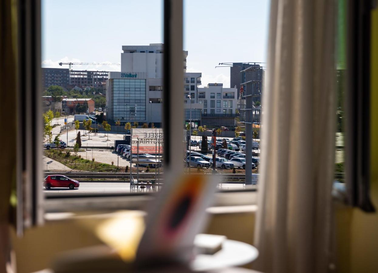 Hotel United Приштина Экстерьер фото