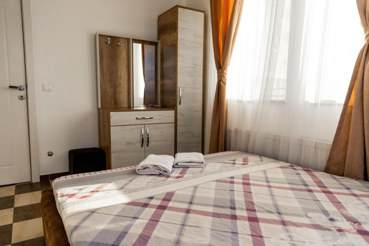 Hotel United Приштина Экстерьер фото