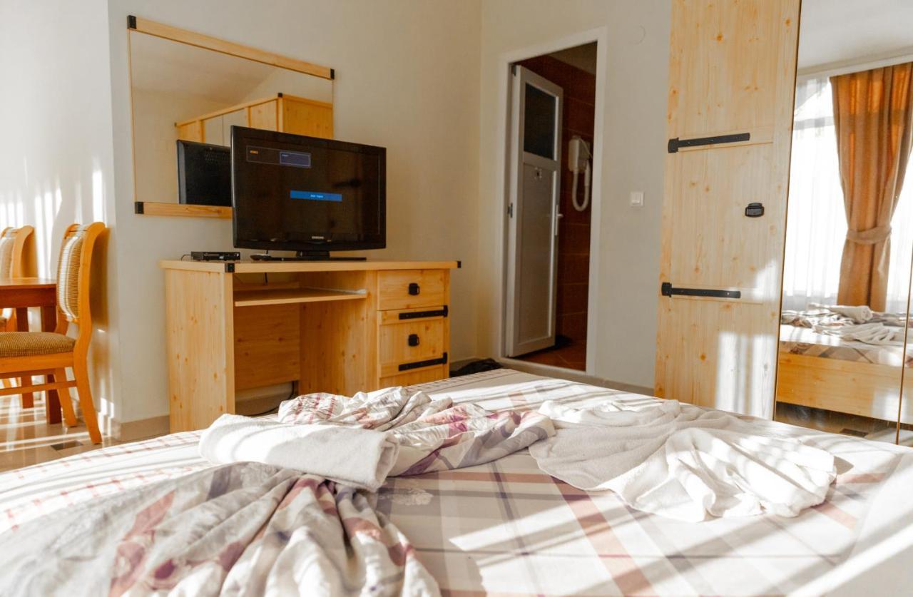 Hotel United Приштина Экстерьер фото