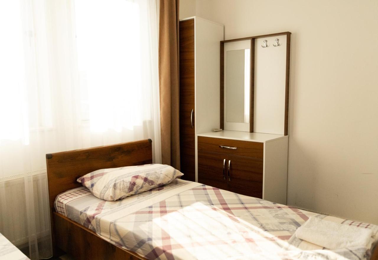 Hotel United Приштина Экстерьер фото
